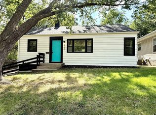 2730 Sheridan Ave, Des Moines, IA 50310