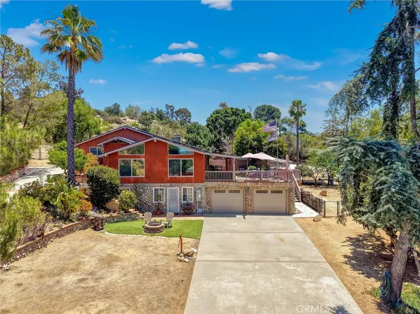 1026 Arnold Way, Alpine, CA 91901