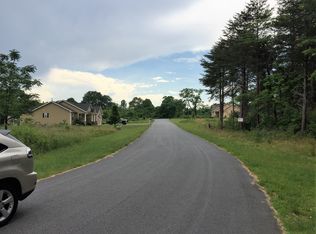 104 Summer Breeze Ct, Townville, SC 29689