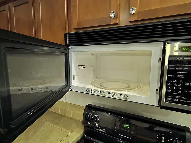 5809 NE 59th Ave — Photo 10