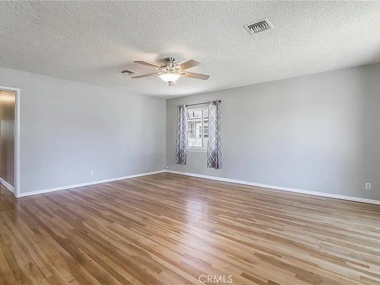 1210 E Oakmont Ave — Photo 3
