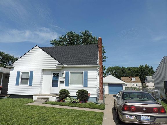 2nd image of 26064 Chippendale St