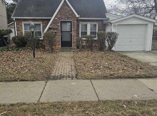 21604 Harper Lake Ave, Saint Clair Shores, MI 48080