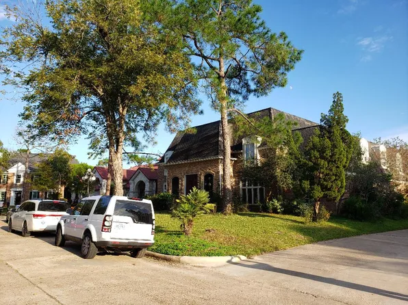 15715 Foxgate Ct, Houston, TX 77079