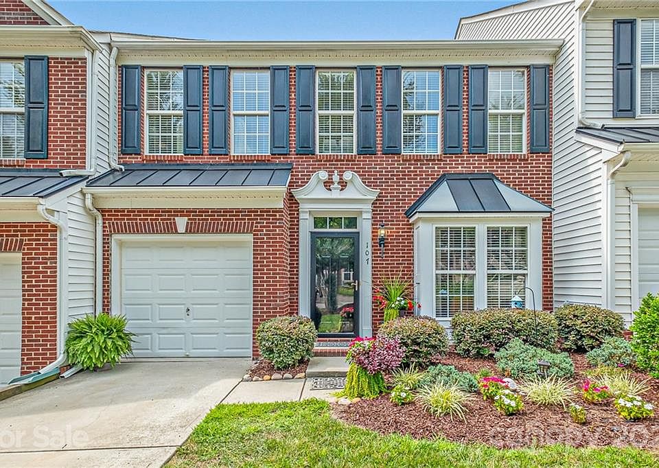 1st image of 107 N Arcadian Way #0
