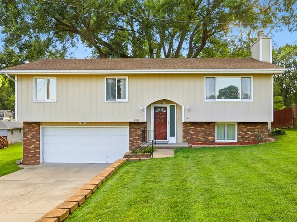 908 N Vine St, Glenwood, IA 51534