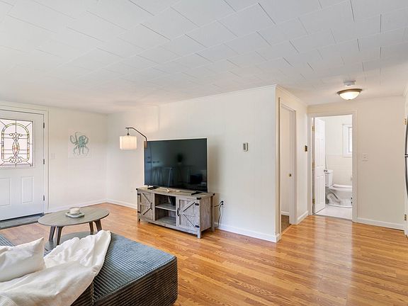 4th image of 273 Pioneer Road #5