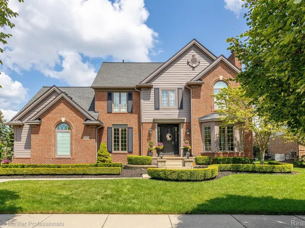 22210 Chase Dr, Novi, MI 48375