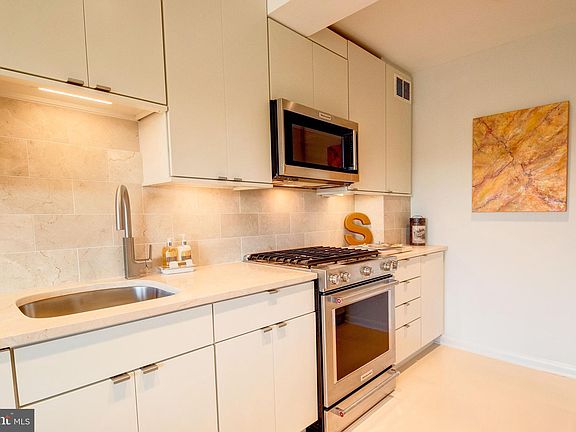 5th image of 4201 Cathedral Ave NW APT 1420E
