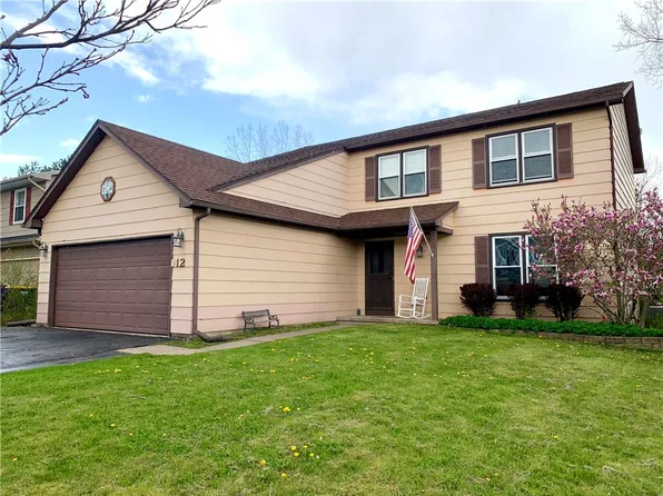 12 Fieldstone Ln, West Henrietta, NY 14586