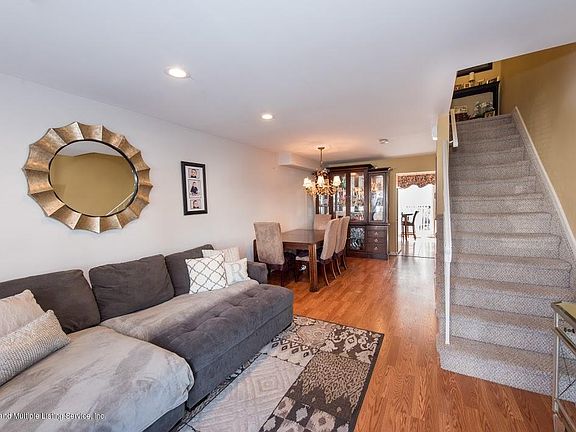 5th image of 12 E Delmar Ave