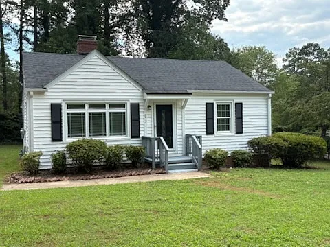 2 bed, 1.0 bath, 882 sqft, $1,095 — Photo 1