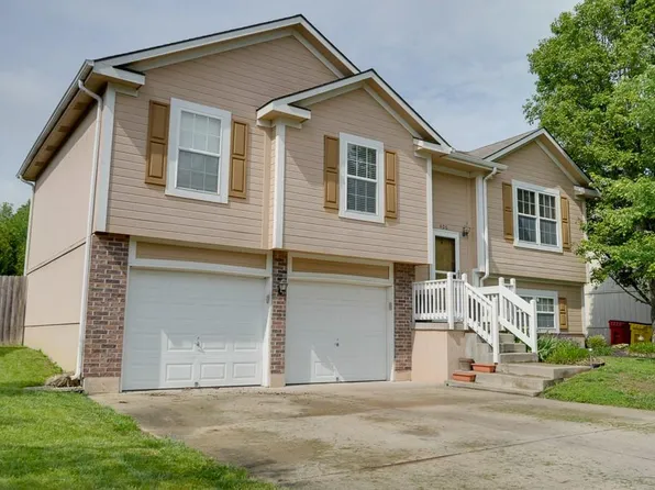 406 NW Europa Dr, Grain Valley, MO 64029