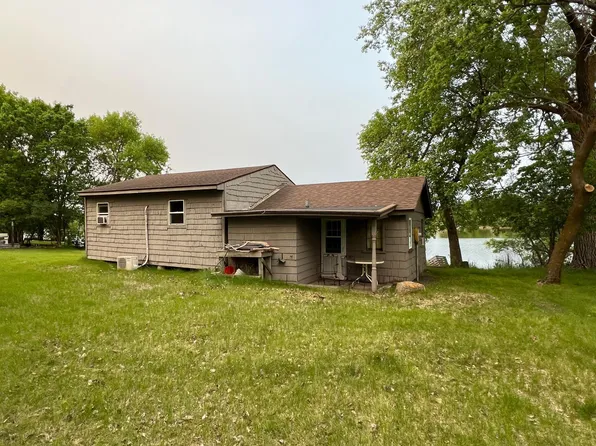 114 Lakota Is, Big Stone City, SD 57216