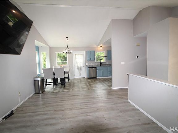 4th image of 1400 Dutchmill Dr