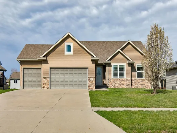 1344 90th St, West Des Moines, IA 50266