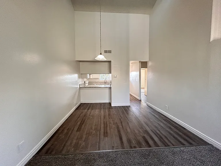 WIllowbrook Apartments — Photo 36