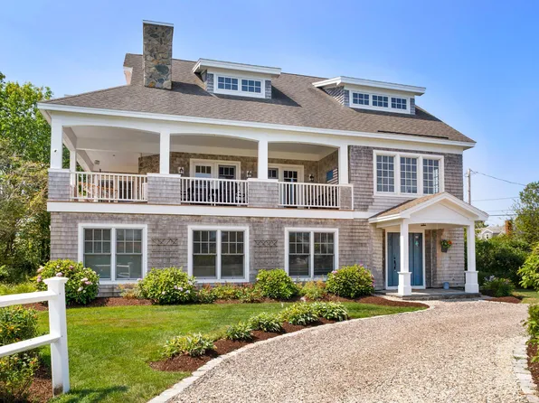 32 Bayberry Avenue, Kennebunk, ME 04043