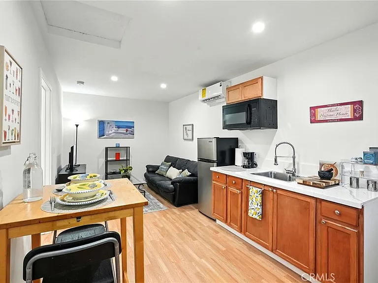 9221 Swinton Ave — Photo 7