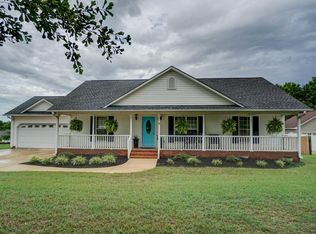 115 Cherrywood Rd, Woodruff, SC 29388