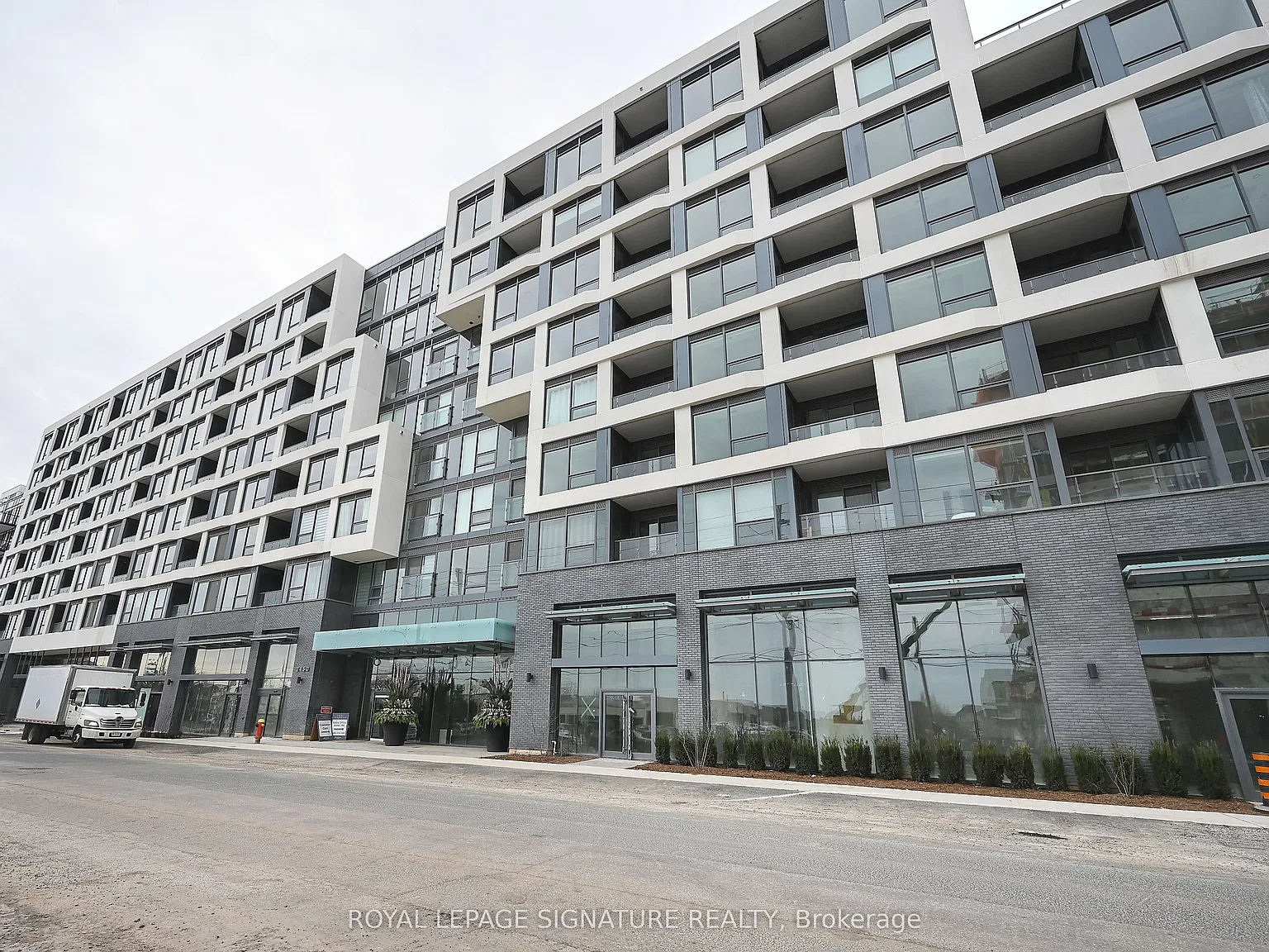 3 bed, $3,000 — Photo 1