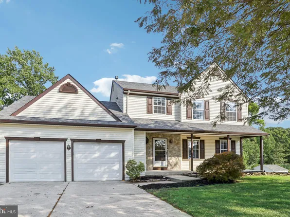 204 Crystal Ct, Glassboro, NJ 08028