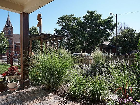 4th image of 549 N Galapago St
