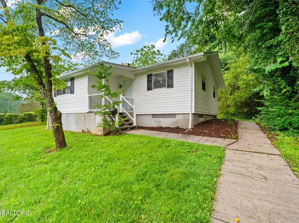 174 Outer Dr, Oak Ridge, TN 37830