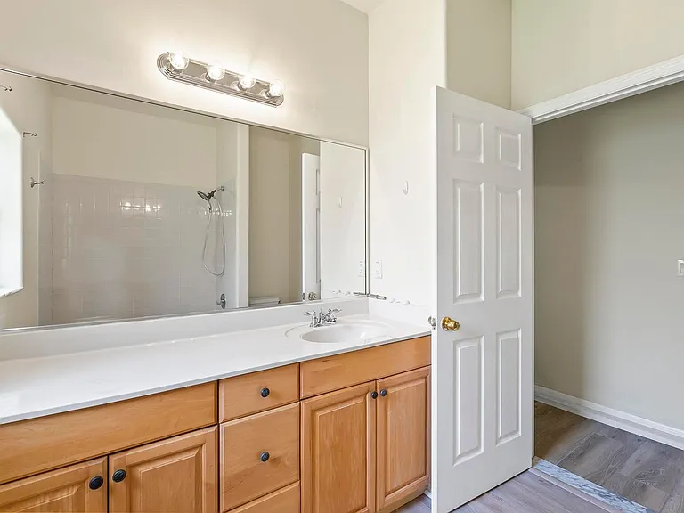 24 Lakecliff Dr — Photo 14