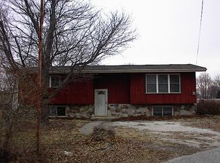 305 S Congress St, Perry, IL 62362