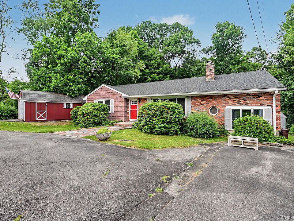 1st image of 32 Lacona Road