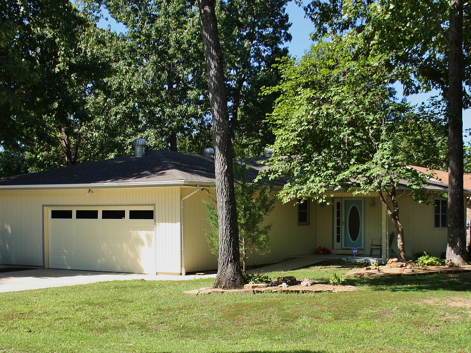 Front yard, corner lot