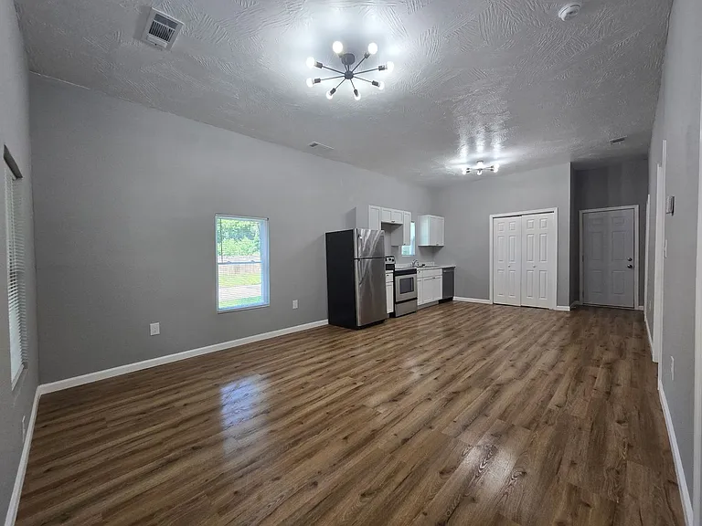 1636 N Sherman Ave — Photo 6