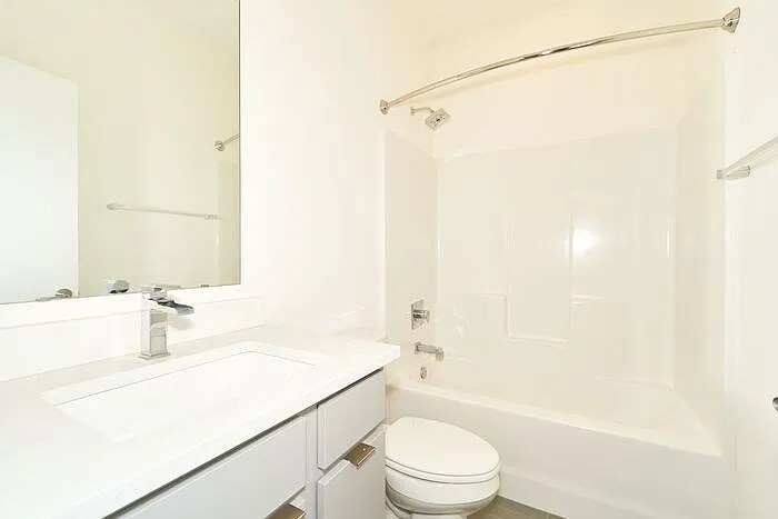 727 Perth Ln — Photo 19
