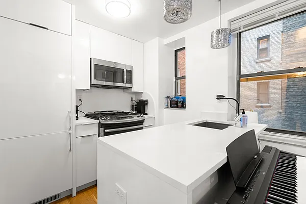 Rented by Benit Realty Inc | media 19