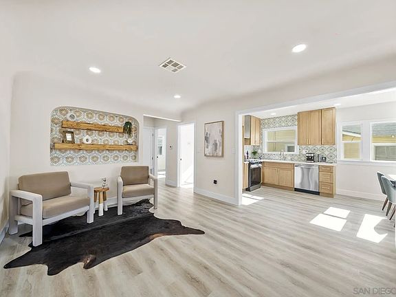 3rd image of 3639-41 Bancroft St