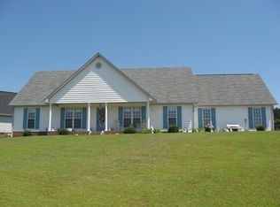 3601 Holstein Rd, Fayetteville, NC 28311