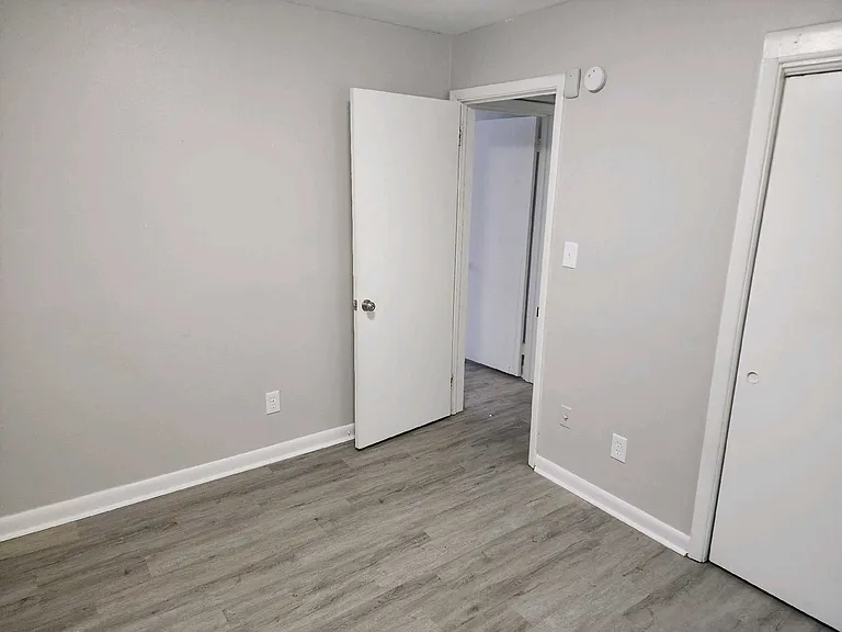 3015 Lansdell Dr — Photo 5