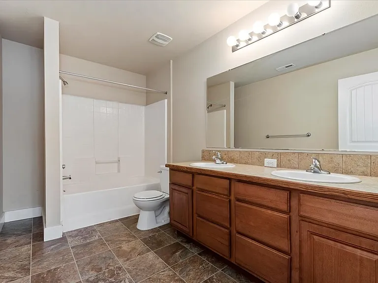 9846 W Rosecroft Ct — Photo 23