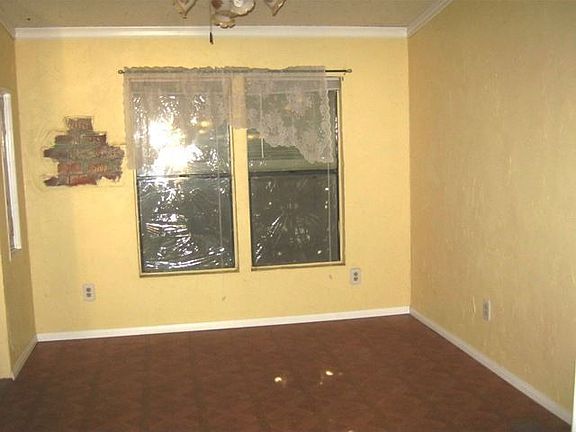 3rd image of 33220 Gough St