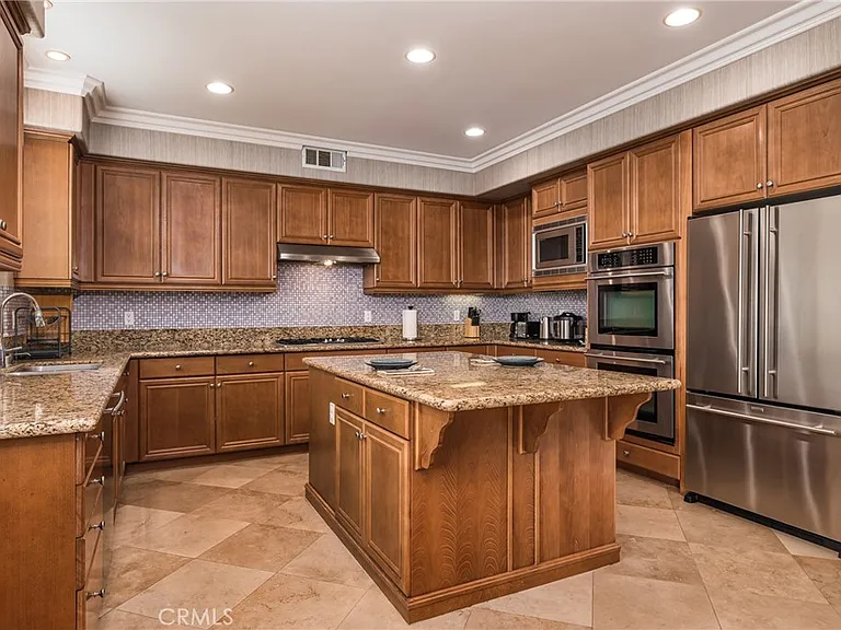 1688 Crest View Pl — Photo 19