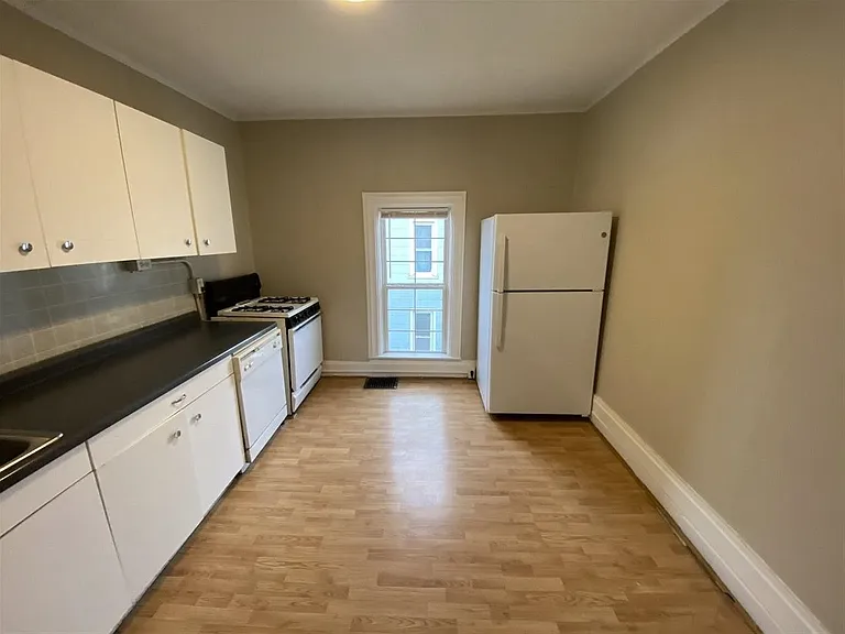 314 S Linn St #2 — Photo 6