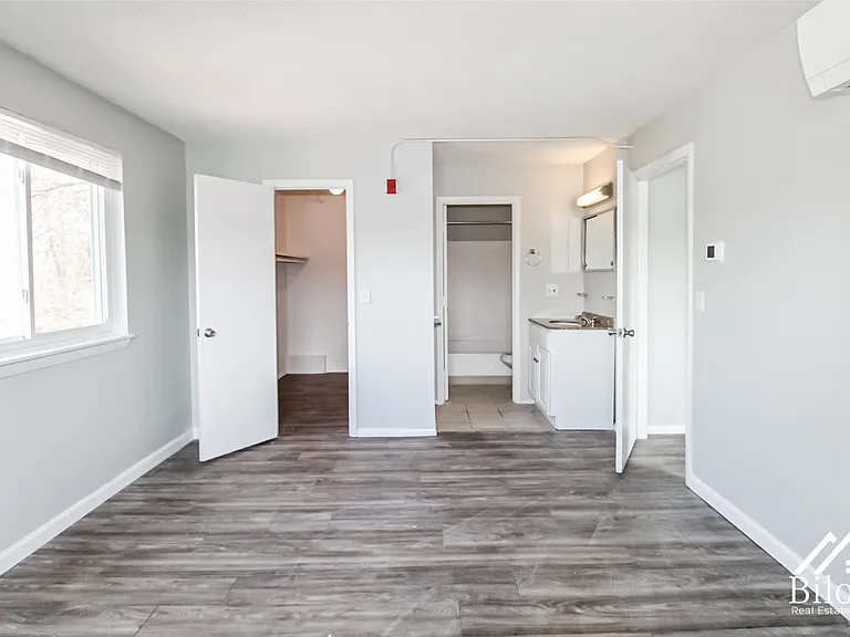 Northfield Manor Apartments — Photo 10