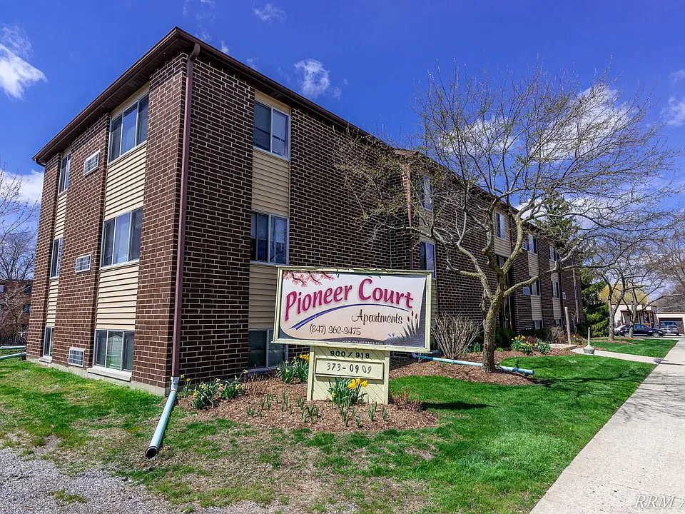 Pioneer Court Apartments