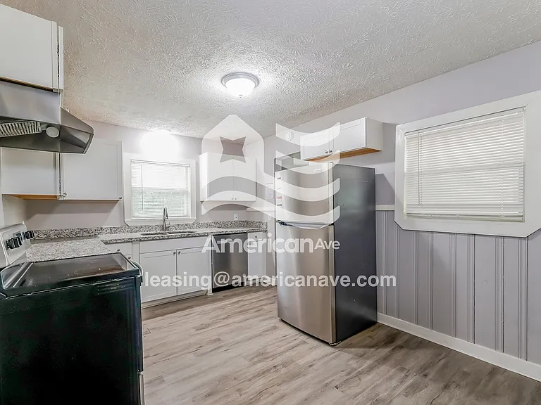 611565_006_kitchen_6.jpg