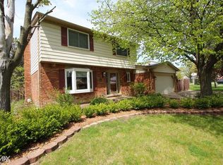 5713 Marble Dr, Troy, MI