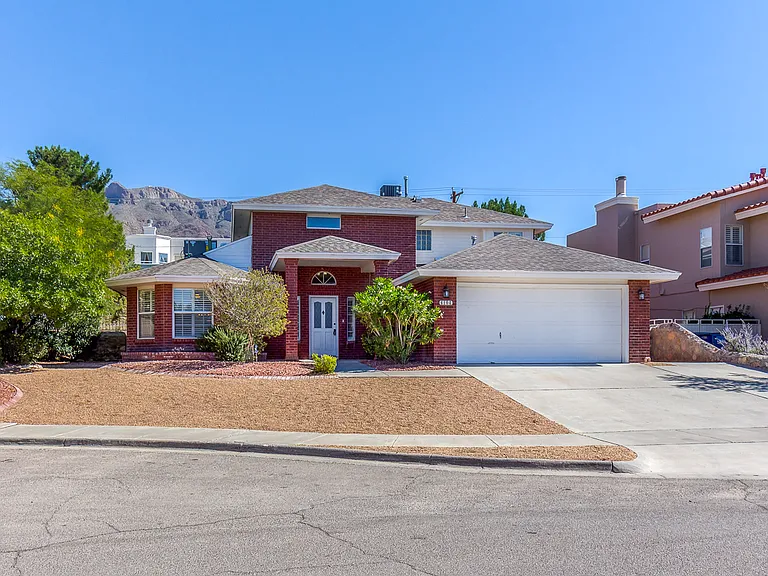 6104 La Posta Dr — Photo 2