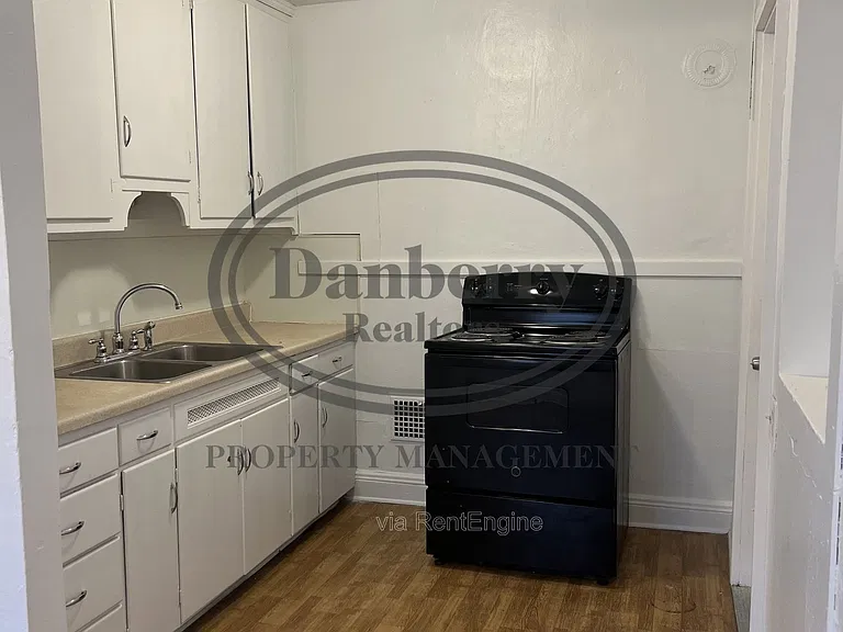1909 Kensington Rd #1 — Photo 4