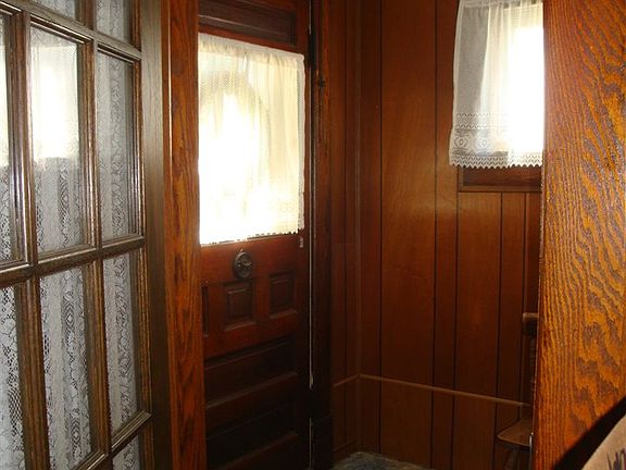 5th image of 325 N Main St