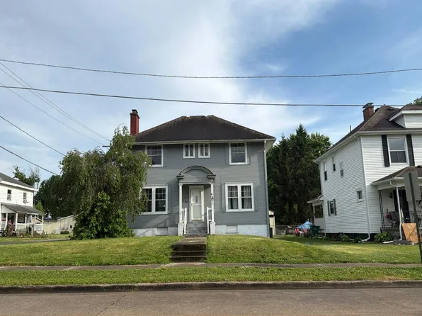 24 E Woodyard Ave, Ridge Farm, IL 61870